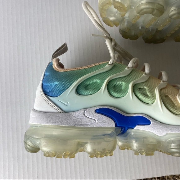 Nike Womens Vapormax Plus White Light Menta White AO4550 100 Sz 7.5 - Picture 12 of 16